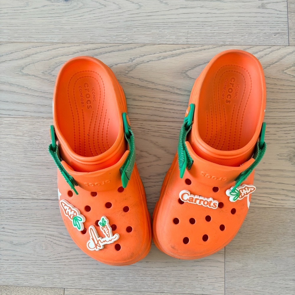 CROCS x CARROTS men’s Orange and Green utility crocs size 10 - Picture 2 of 4